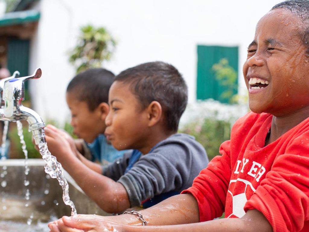 Sistema administrador de agua potable AGUA